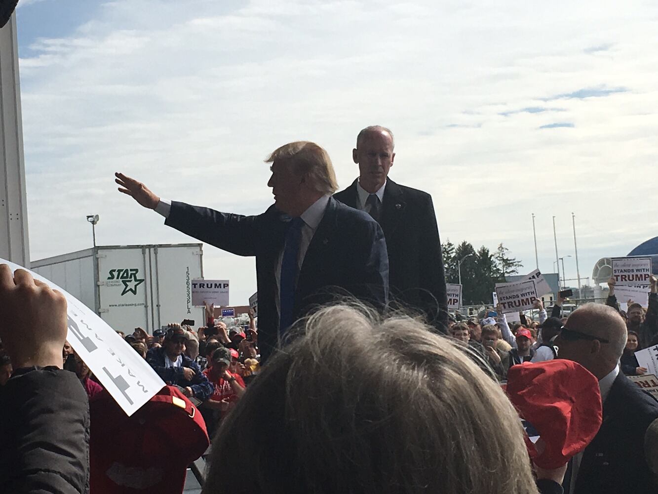 Donald Trump arrives in Dayton
