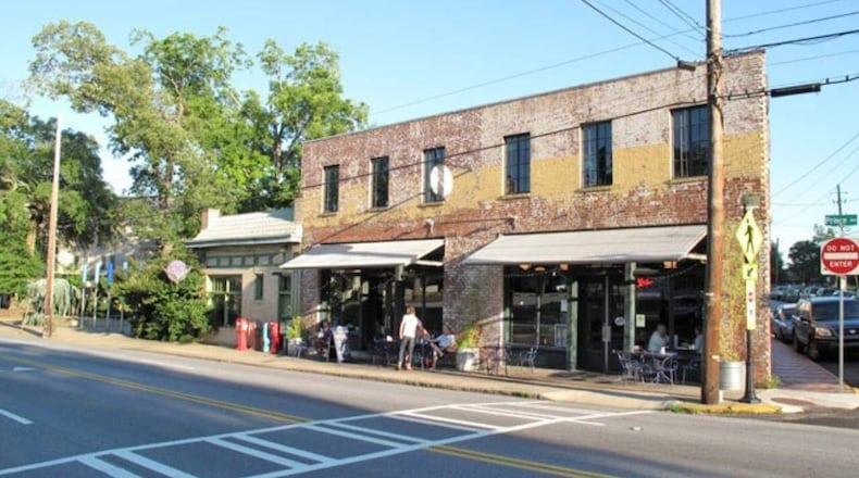 This well-known Athens restaurant is closing its doors after 30 years