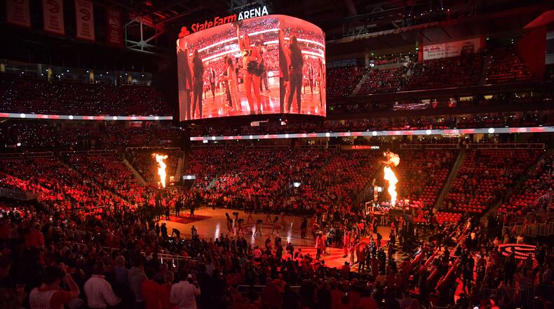 The scene at State Farm Arena as the Hawks hosted the Mavs in the home opener on Tuesday, October 20, 2018. HYOSUB SHIN / HSHIN@AJC.COM