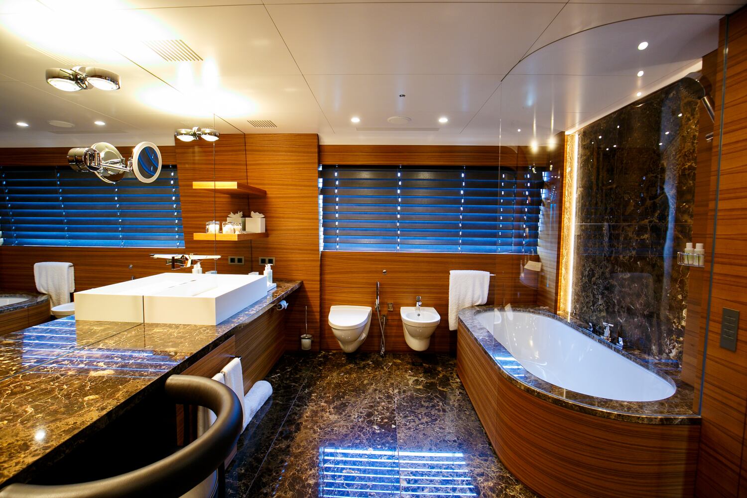 SILVER FAST YACHT Tour