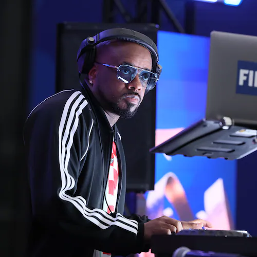 Jermaine Dupri performs during halftime of Argentina vs. England FIFA World Cup Semifinal match at Atlanta Stadium (Mercedes-Benz Stadium) on Wednesday, July 15, 2026. (Jason Getz/AJC)