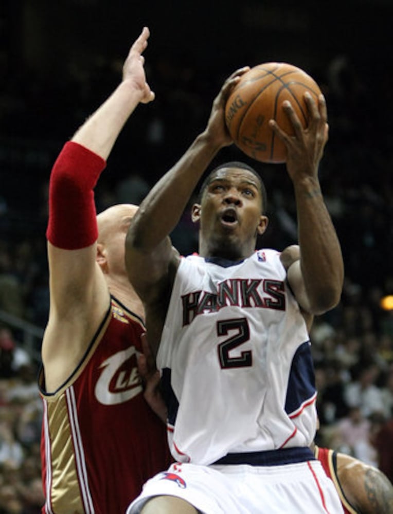 Hawks Vs Cavs game photos