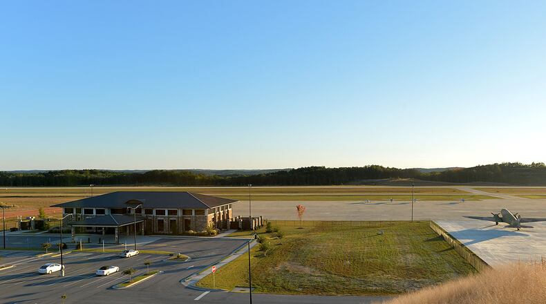 Local residents are voicing opposition to a plan to attract commercial airline service to the Paulding County airport.