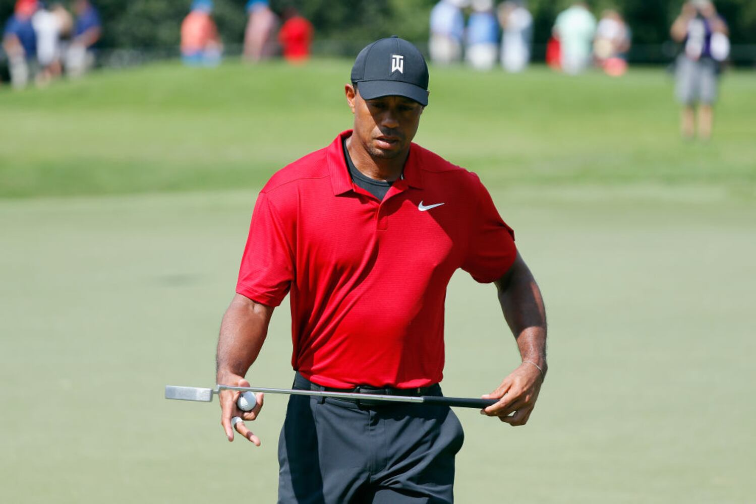 tiger woods wins tour championship