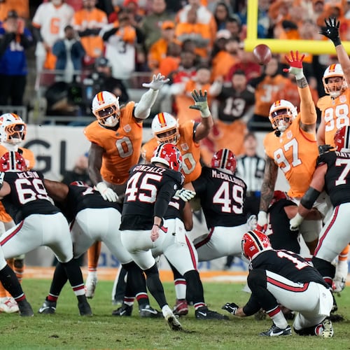 Falcons place kicker Zane Gonzalez (center) kicks the game-winning field goal against the Buccaneers on Thursday, Dec. 11, 2025, in Tampa, Fla. (Chris O'Meara/AP)
