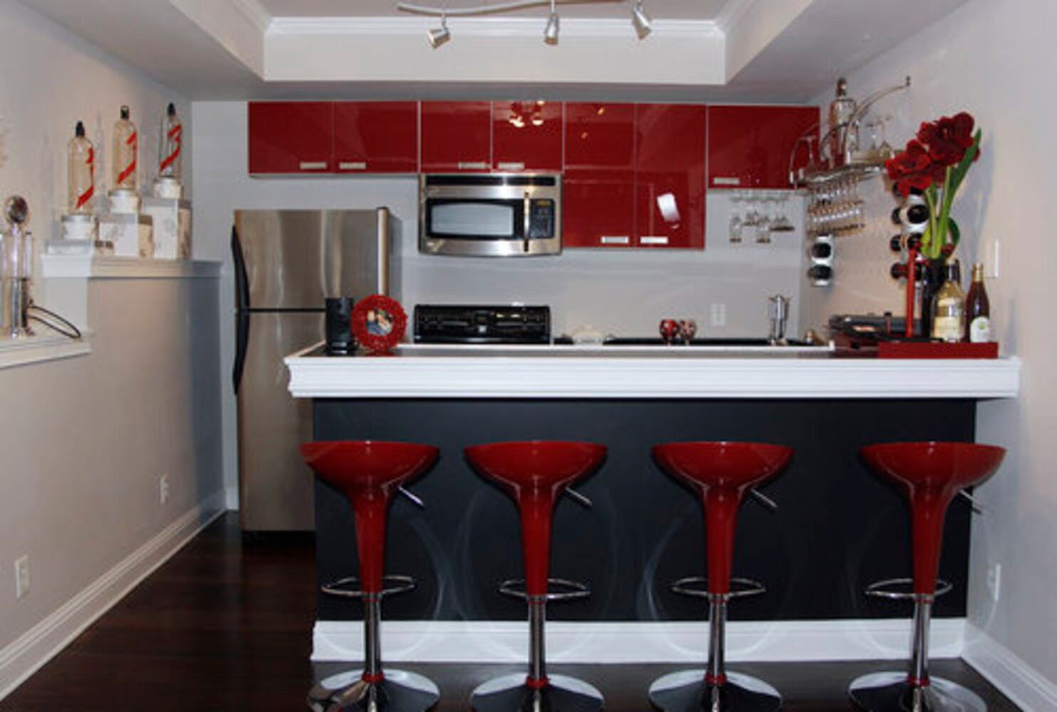 Housewife' Phaedra Parks mixes luxury, chicness