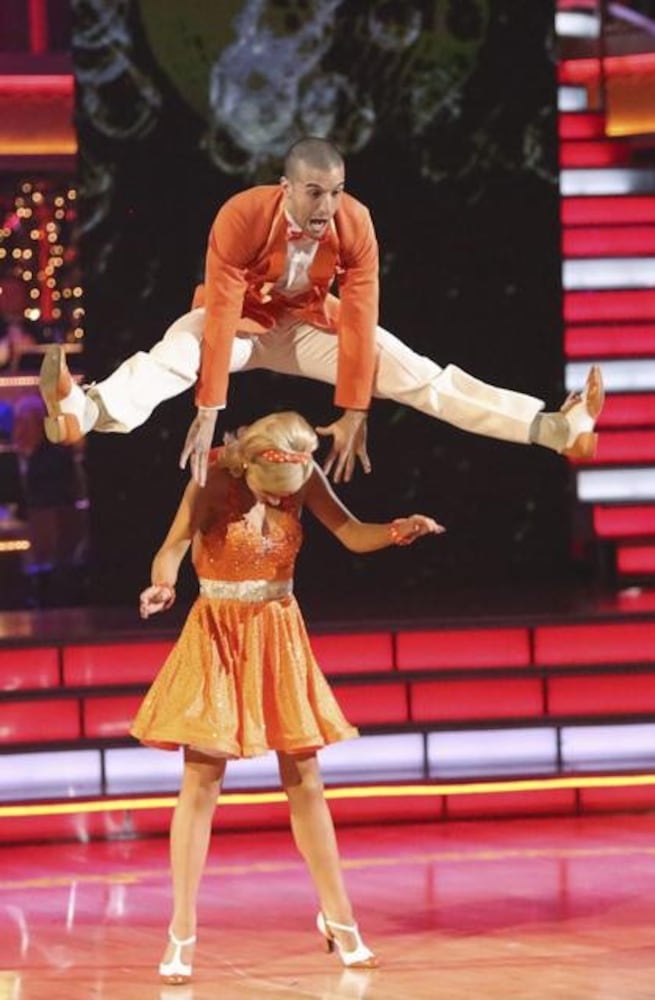 Donald Driver wins "Dancing With The Stars" on ABC