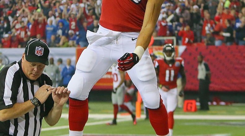 Tony Gonzalez scored a dunk after nearly every touchdown of his career.