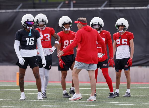 UNLV football head coach Dan Mullen directs his players during a practice in Las Vegas, Thursday, March 27, 2025. (Bizuayehu Tesfaye/Las Vegas Review-Journal via AP)