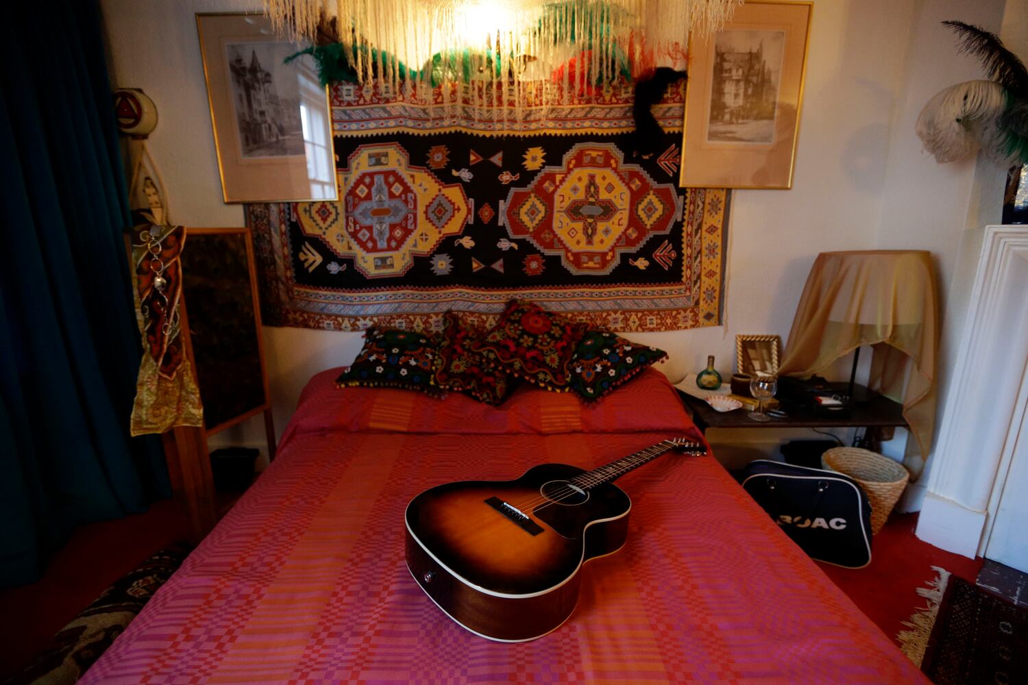 Recreating Jimi Hendrix's flat
