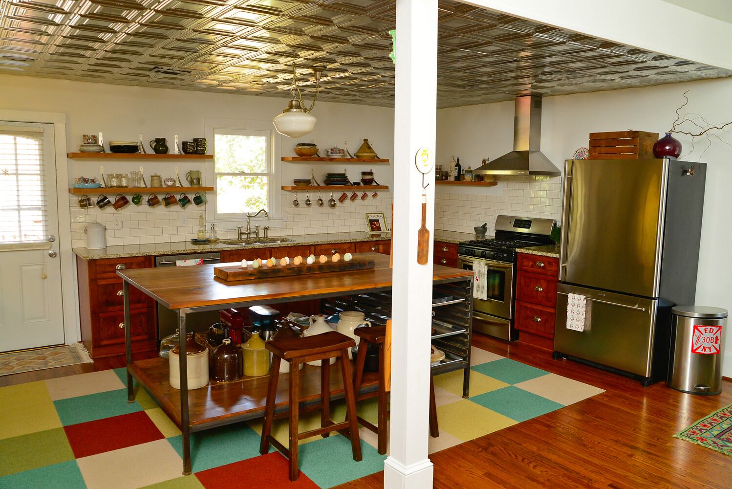 Kitchen with metal ceiling