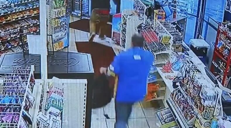 A clerk fought off a suspected shoplifter. (Photo: Screengrab via KIRO7.com)