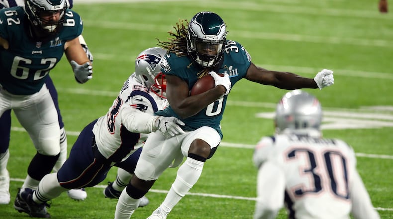 MINNEAPOLIS, MN - FEBRUARY 04: Jay Ajayi #36 of the Philadelphia Eagles carries the ball against the New England Patriots in Super Bowl LII at U.S. Bank Stadium on February 4, 2018 in Minneapolis, Minnesota. (Photo by Gregory Shamus/Getty Images)