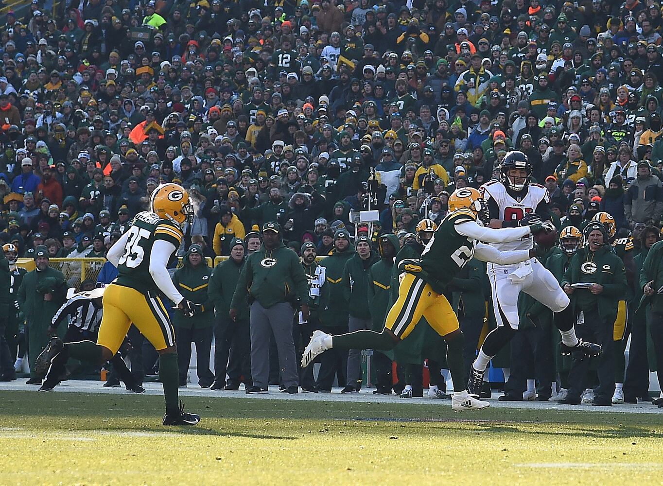 Photos: Falcons look to end losing streak