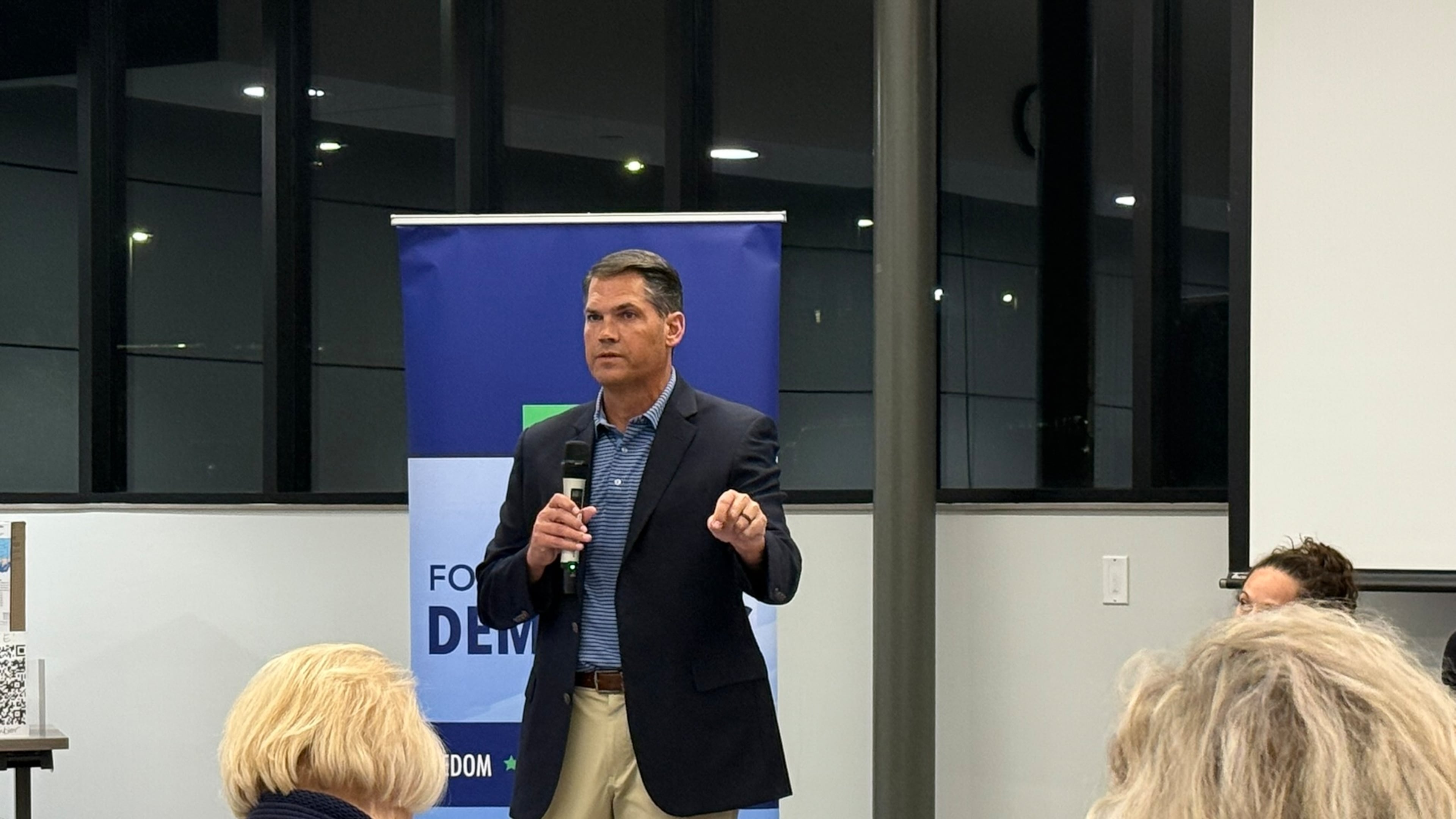Former Lt. Gov. Geoff Duncan, a Democratic candidate for governor, spoke to a meeting of Forsyth County Democrats on Tuesday. (Greg Bluestein/AJC)