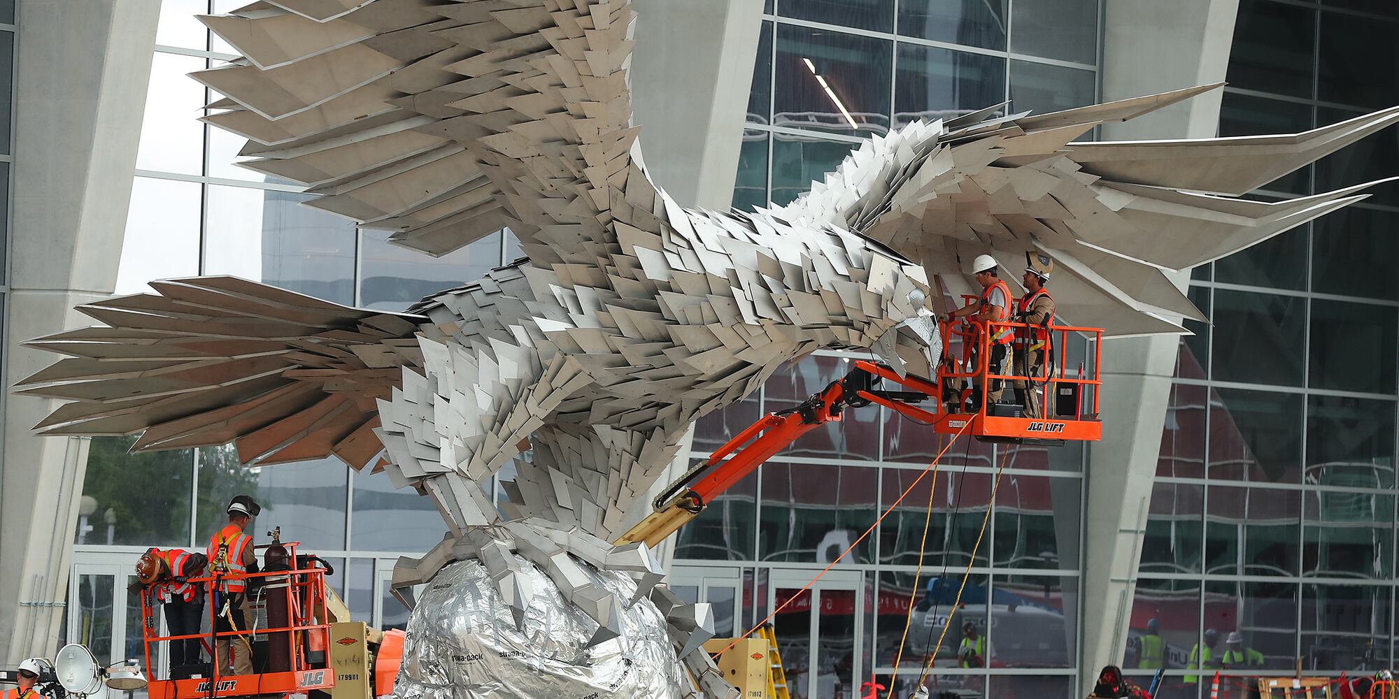 The Falcons' new statue