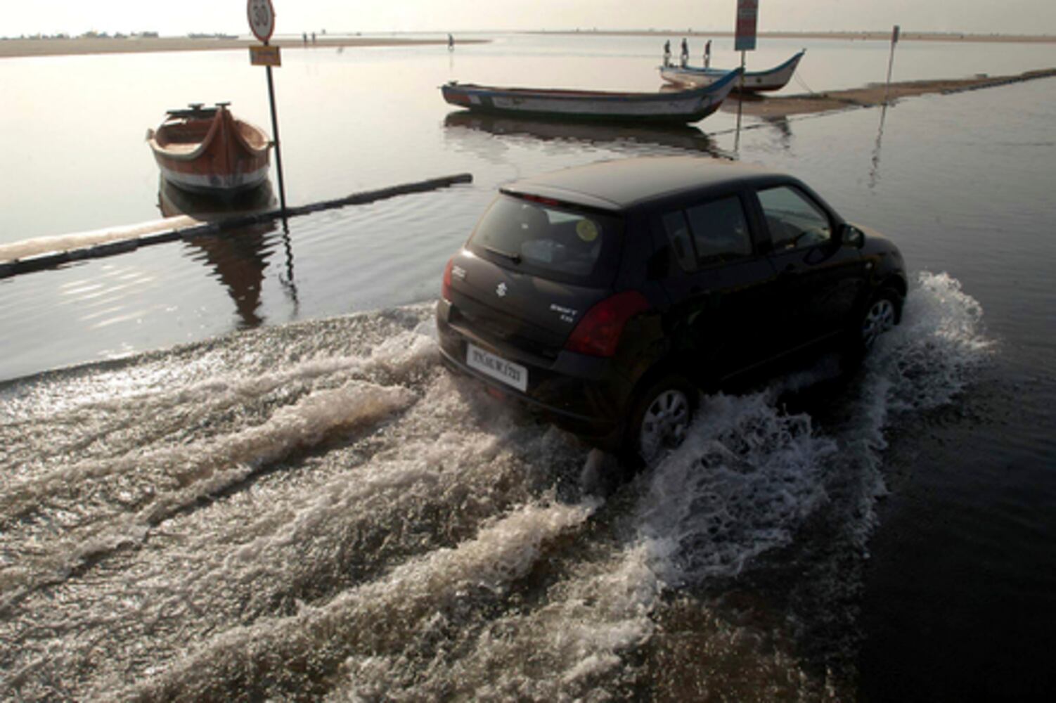 Cyclone rips through Bangladesh