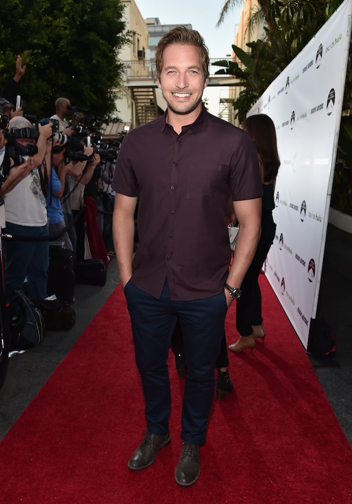 'Resident Advisors' premiere