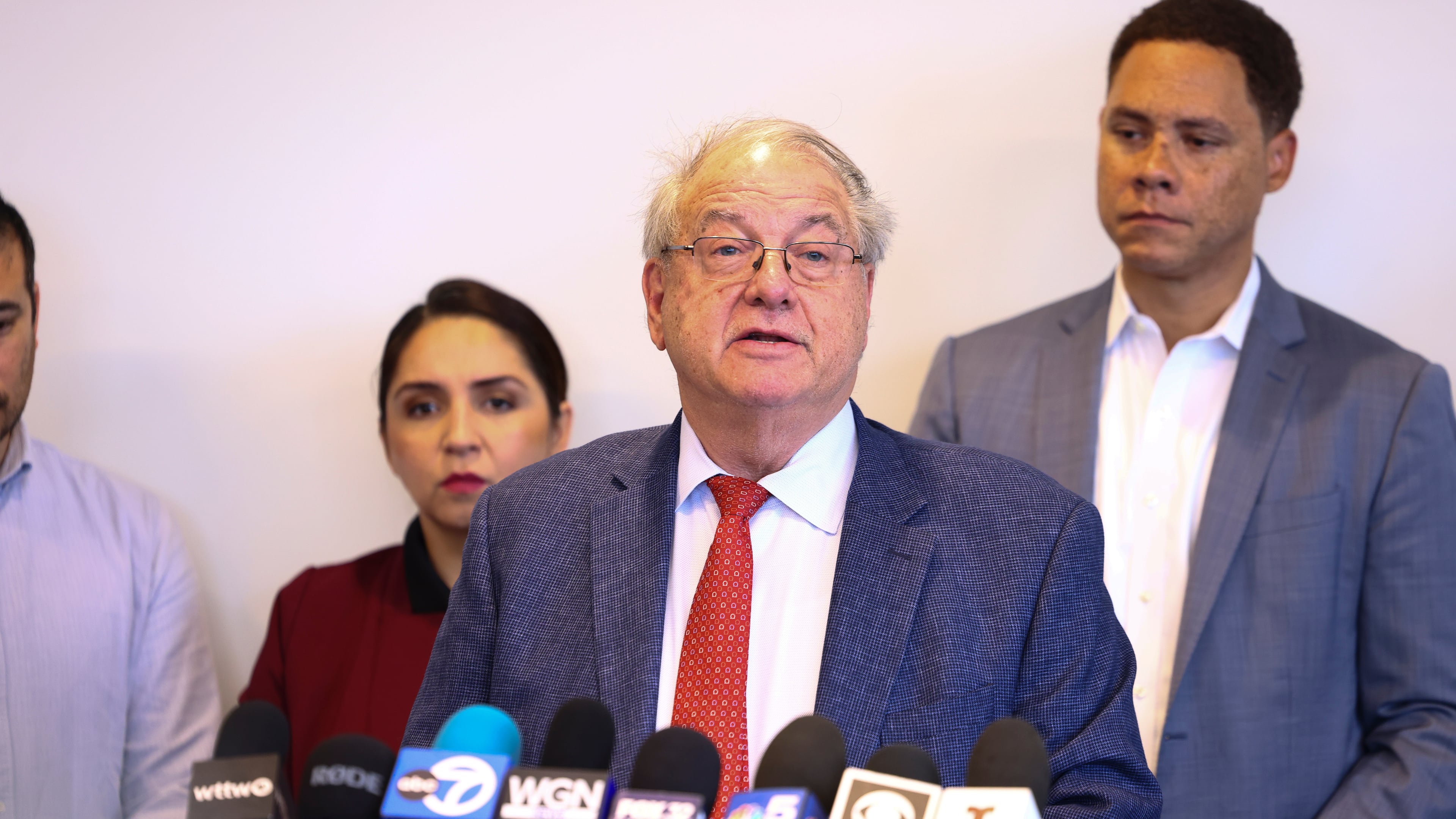 Attorney Kalman Resnick speaks about the detention of Ruben Torres Maldonado during a news conference calling for the release of Ruben Torres Maldonado, Wednesday, Oct. 22, 2025 in Chicago. (Anthony Vazquez  /Chicago Sun-Times via AP)