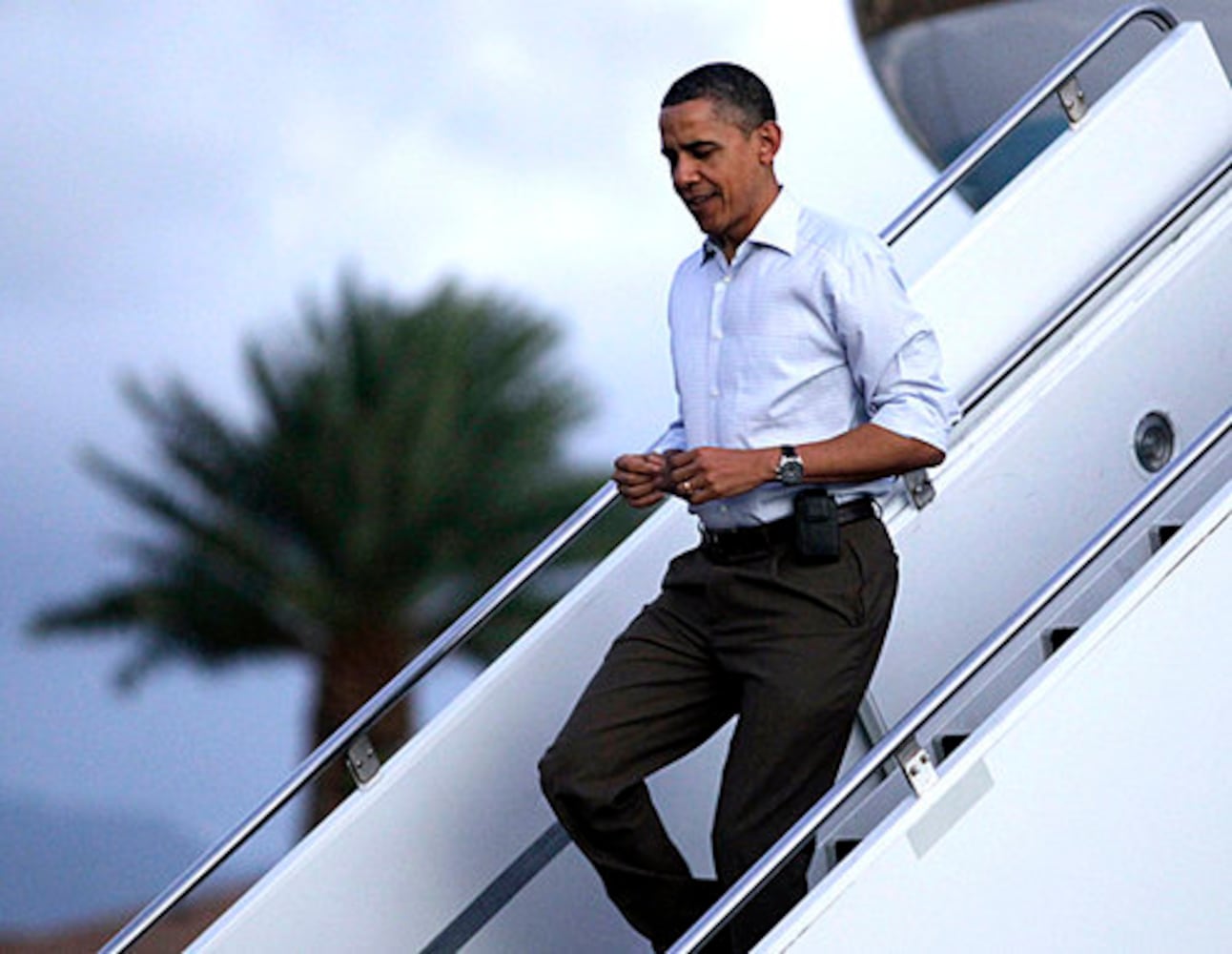 President Obama arrives in Hawaii for Christmas vacation