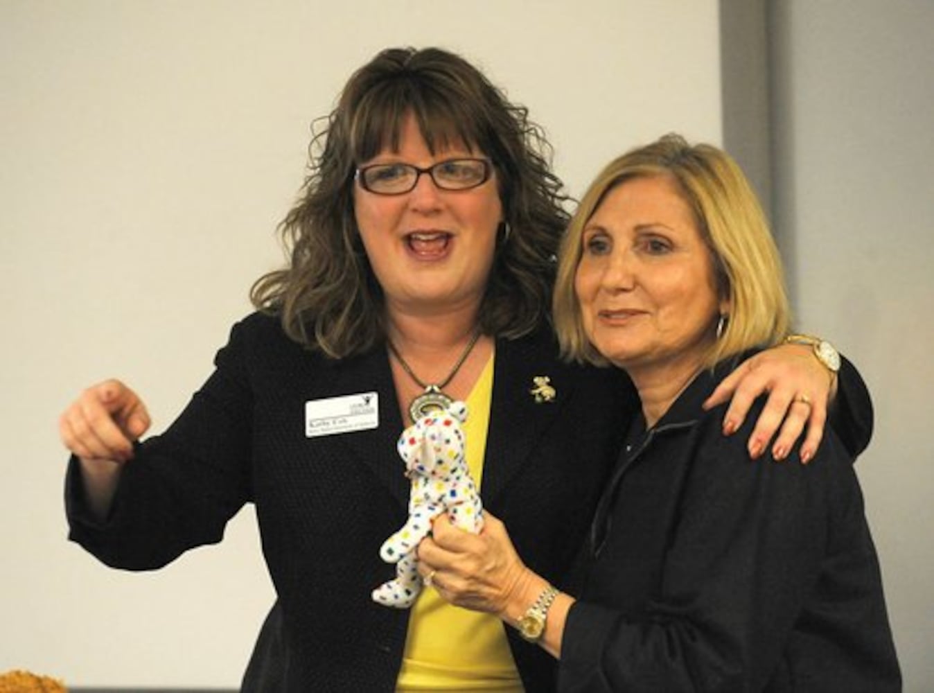 Kathy Cox visits displaced students