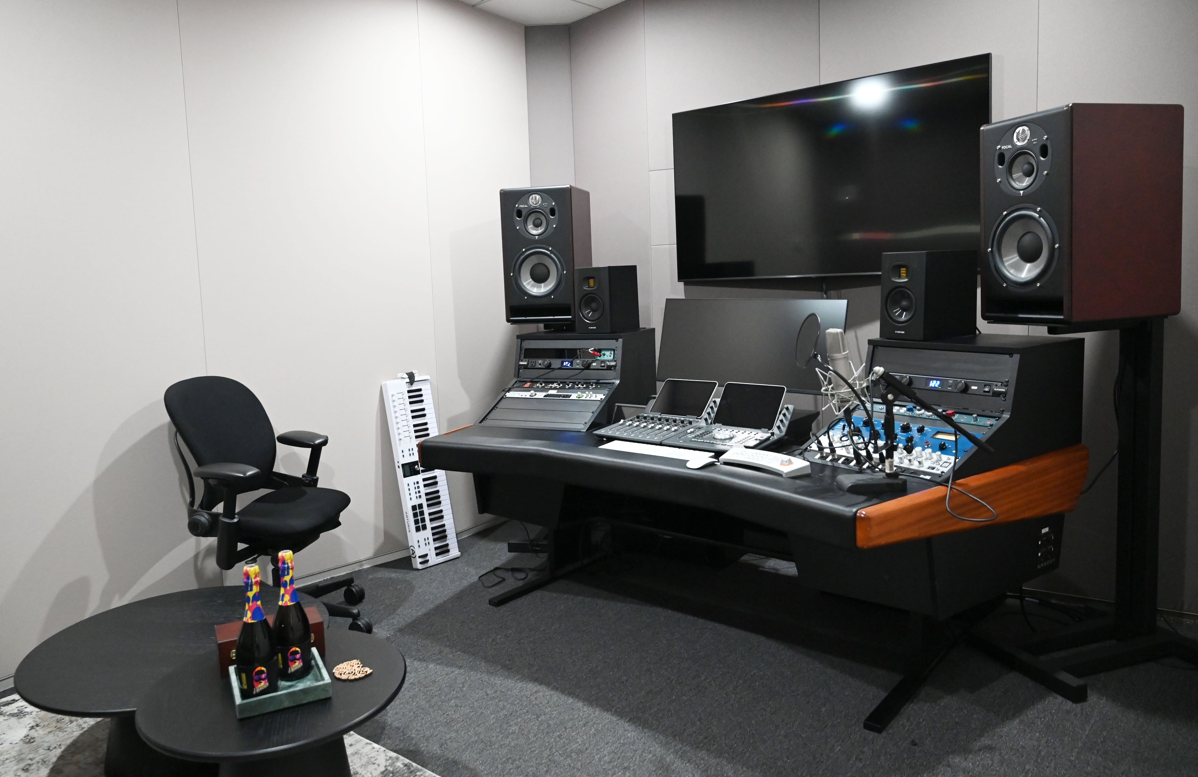 The 550 RMG space features amenities such as a private recording studio, an editing suite, several creative conference rooms, a kitchen and an outdoor patio. (Hyosub Shin/AJC)