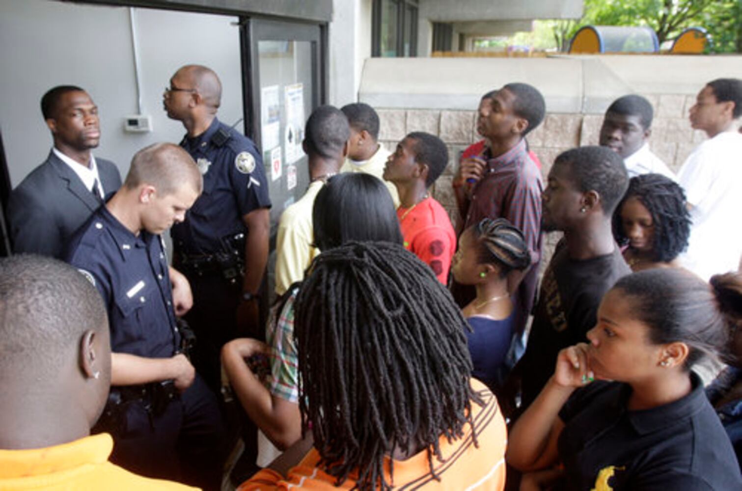 Atlanta teen jobs program draws crowds