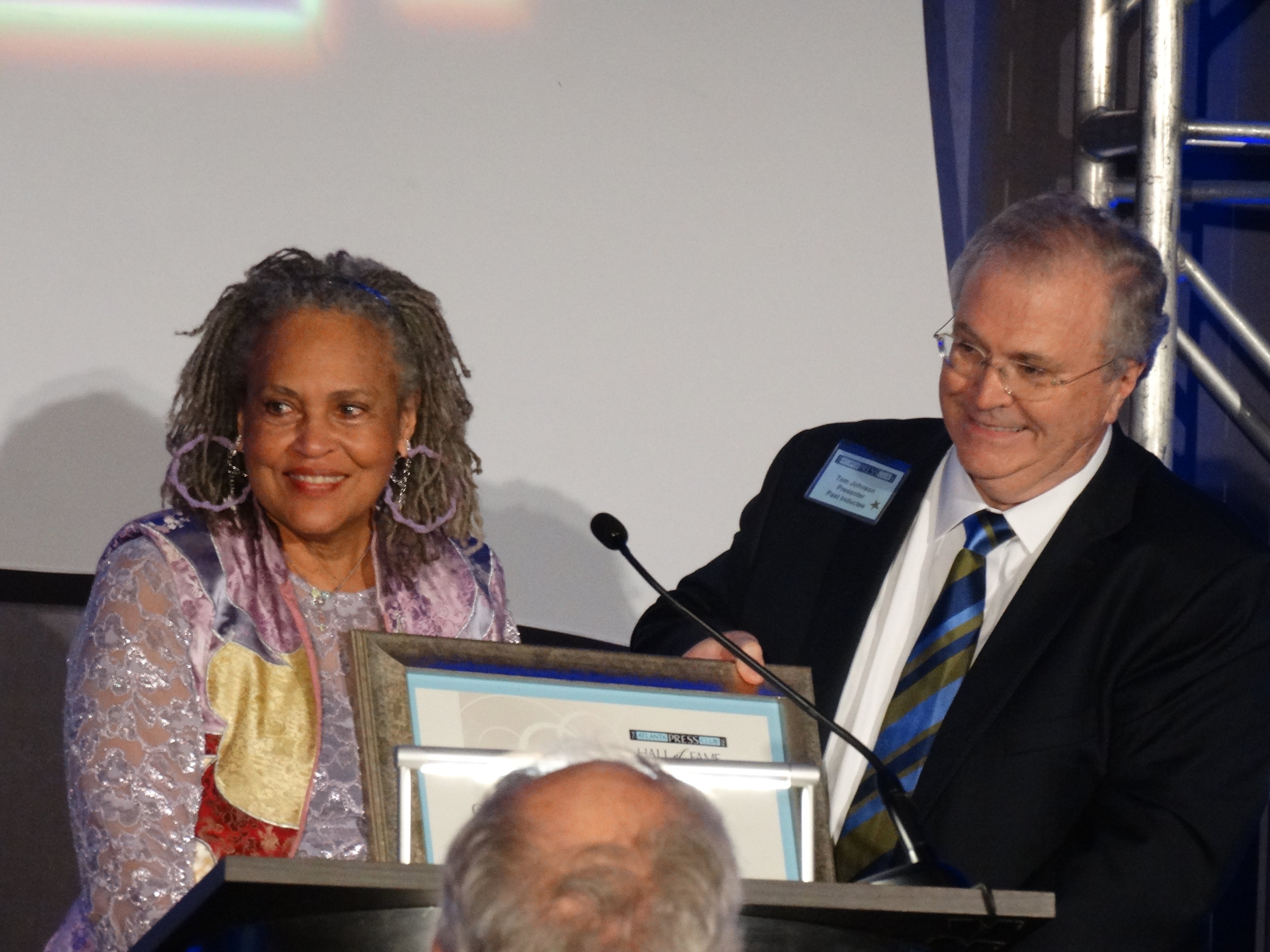 In 2015, former UGA classmate and CNN president Tom Johnson presented the Atlanta Press Club Lifetime Achievement Award to Charlayne Hunter-Gault. (Rodney Ho/AJC)