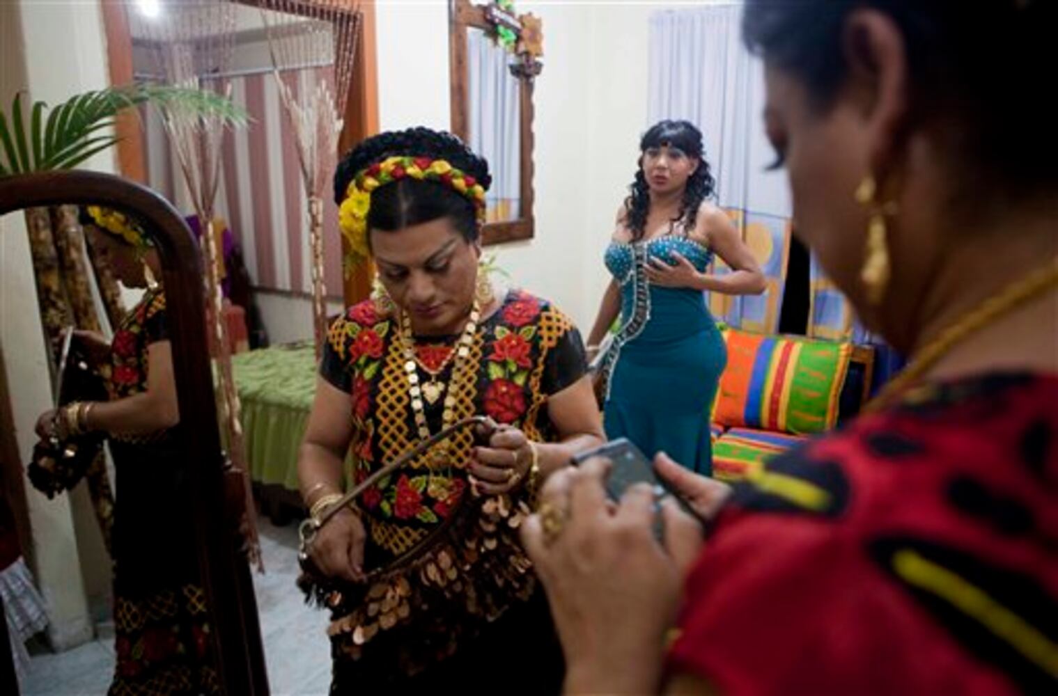 Mexico's gay community embraces indigenous 'muxes'