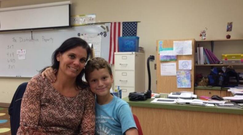 Donna Hoagland, a teacher at Marsh Pointe Elementary School, gave a kidney to Troy Volk’s mother on Dec. 19.
