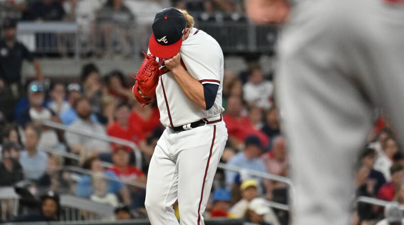 Braves relief pitcher A.J. Minter. (Hyosub Shin / Hyosub.Shin@ajc.com)