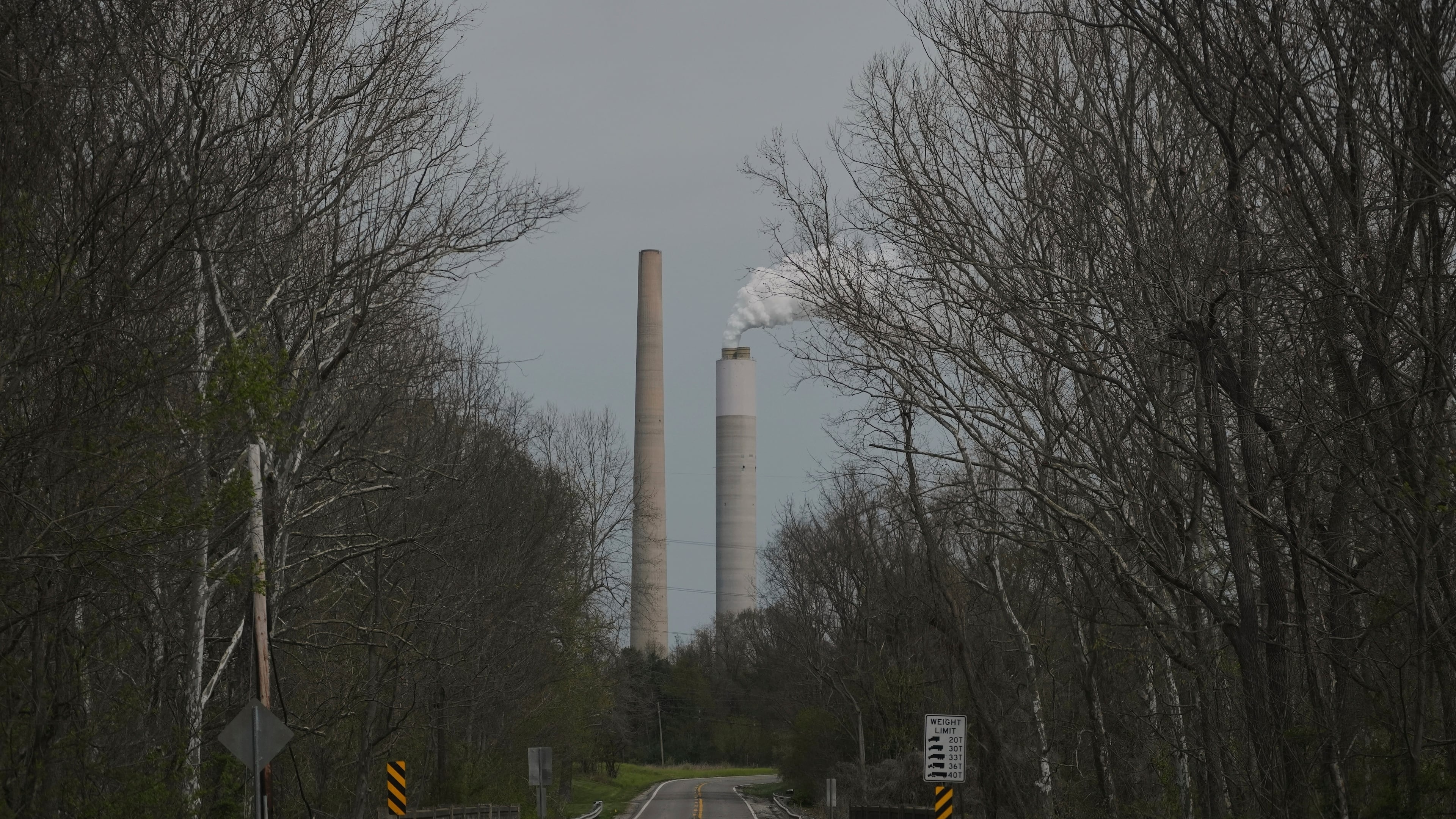 FILE - The Kyger Creek Power Plant, a coal-fired power plant, operates April 14, 2025, near Cheshire, Ohio. (AP Photo/Joshua A. Bickel, File)