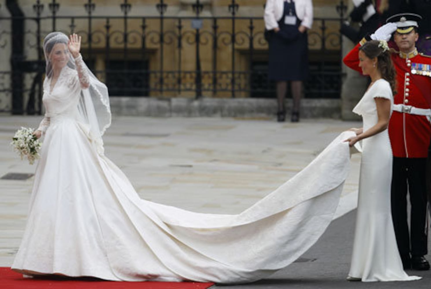 Pippa outshines sister Kate at royal wedding?