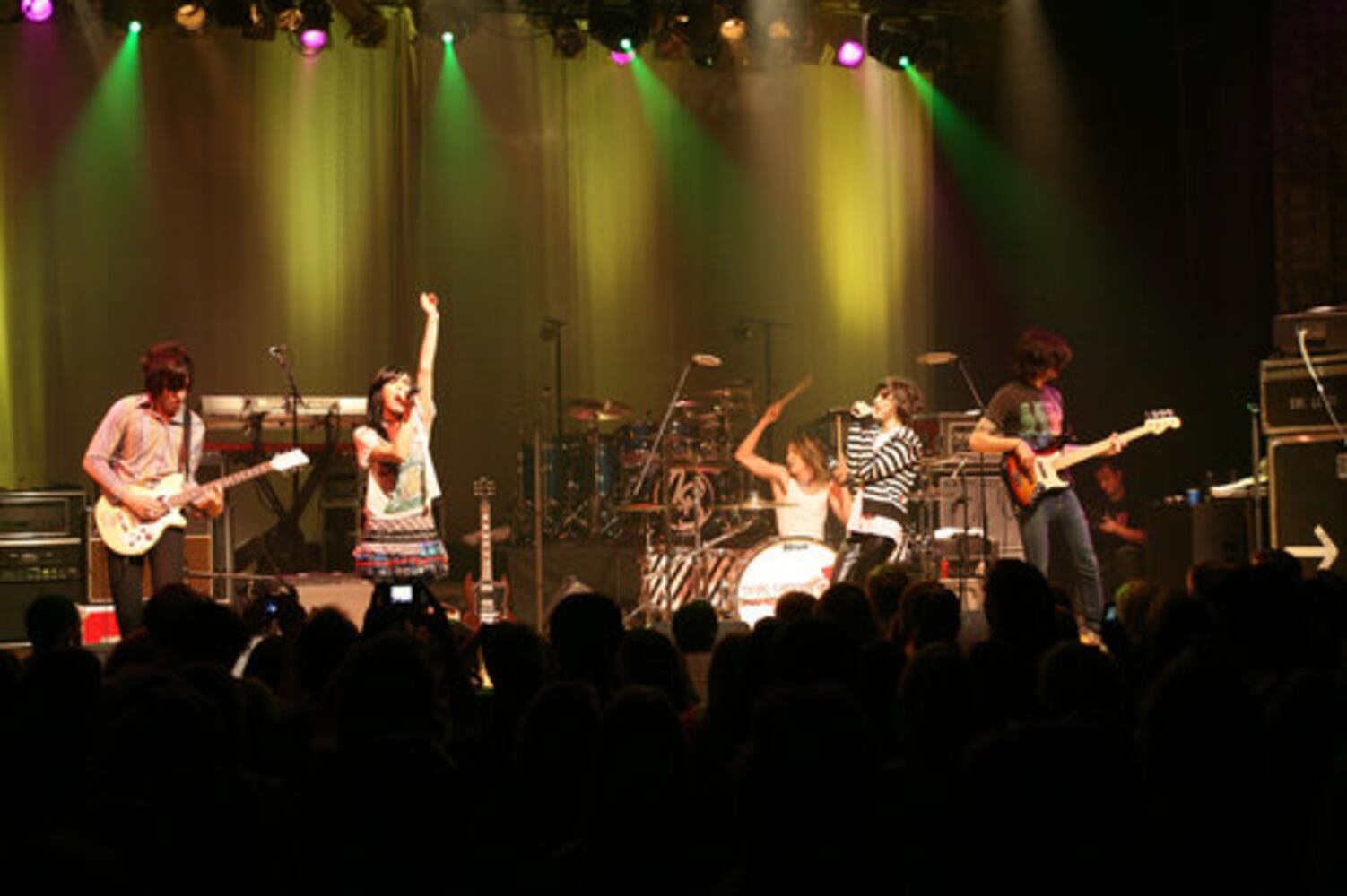 Natasha Bedingfield entertains sold-out crowd