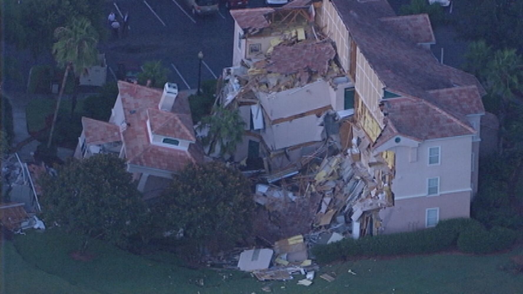 Clermont resort building collapse sinkhole