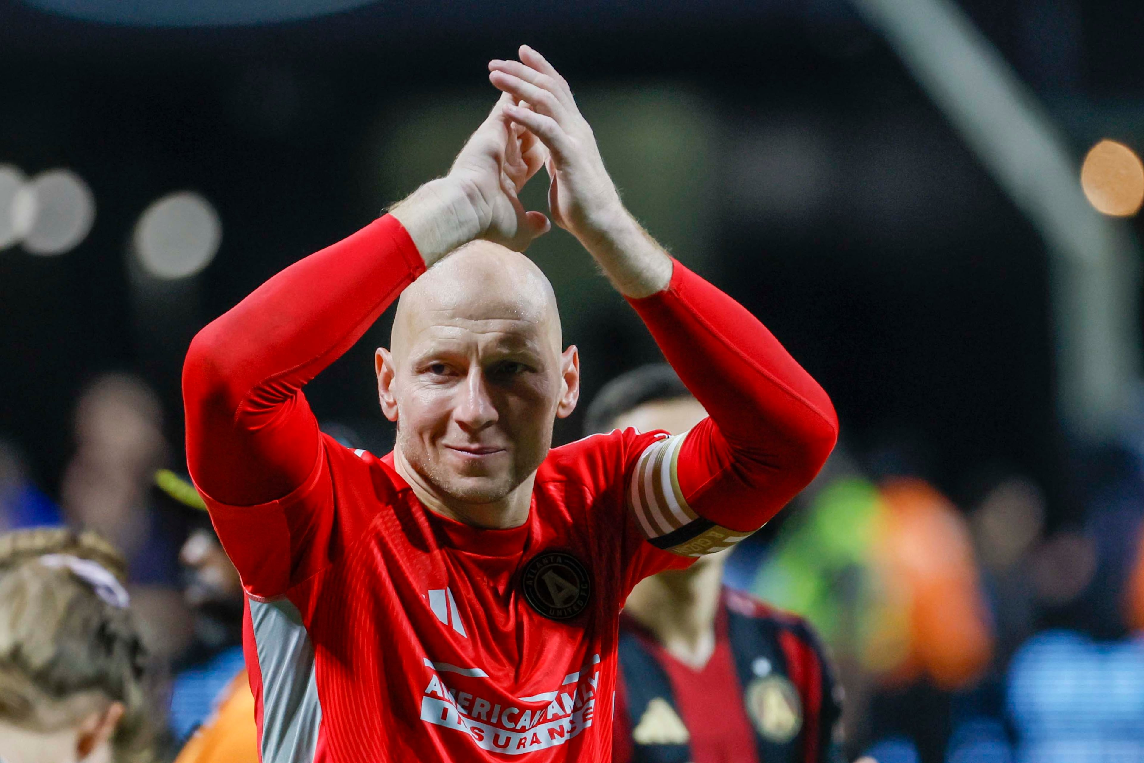Brad Guzan applauds the supporters after the game at Mercedes-Benz Stadium on October 18, 2025, in Atlanta, GA. Brad Guzan retires from professional soccer, hanging up his gloves after a career that has lasted over two decades.
(Miguel Martinez/ AJC)