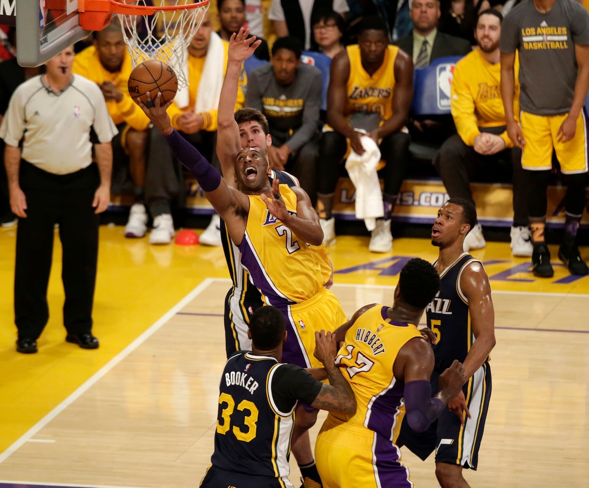 Kobe Bryant scores 60 points in last game