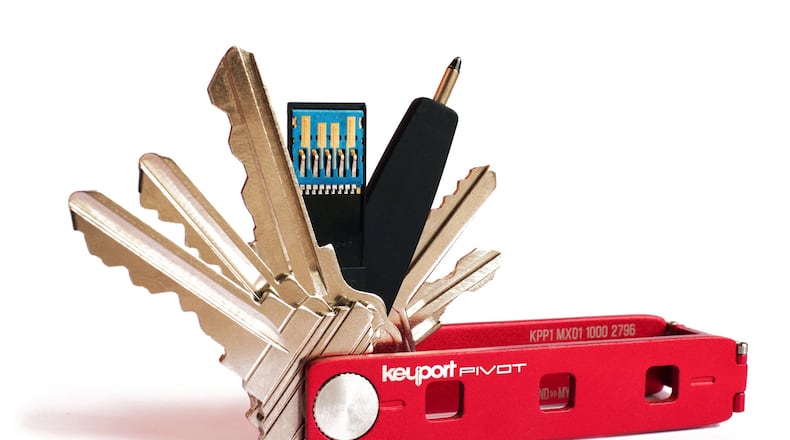 The Keyport Pivot s main compartment is solidly constructed of 6061 aircraft aluminum with stainless steel components. (Keyport)