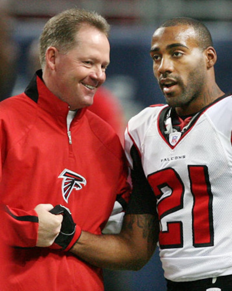 Arkansas fires ex-Falcons coach Petrino