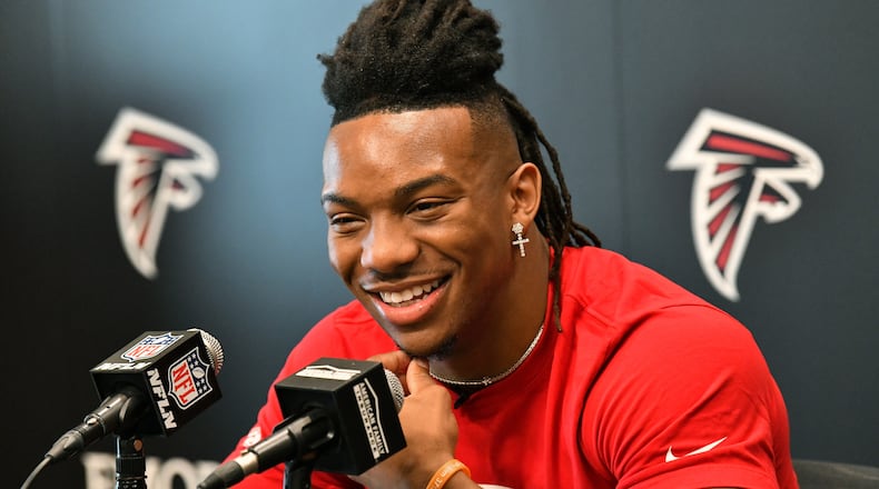 Falcons first-round draft pick Bijan Robinson speaks to members of the press at Falcons headquarters on Friday, April 28, 2023, in Flowery Branch. (Hyosub Shin / Hyosub.Shin@ajc.com)