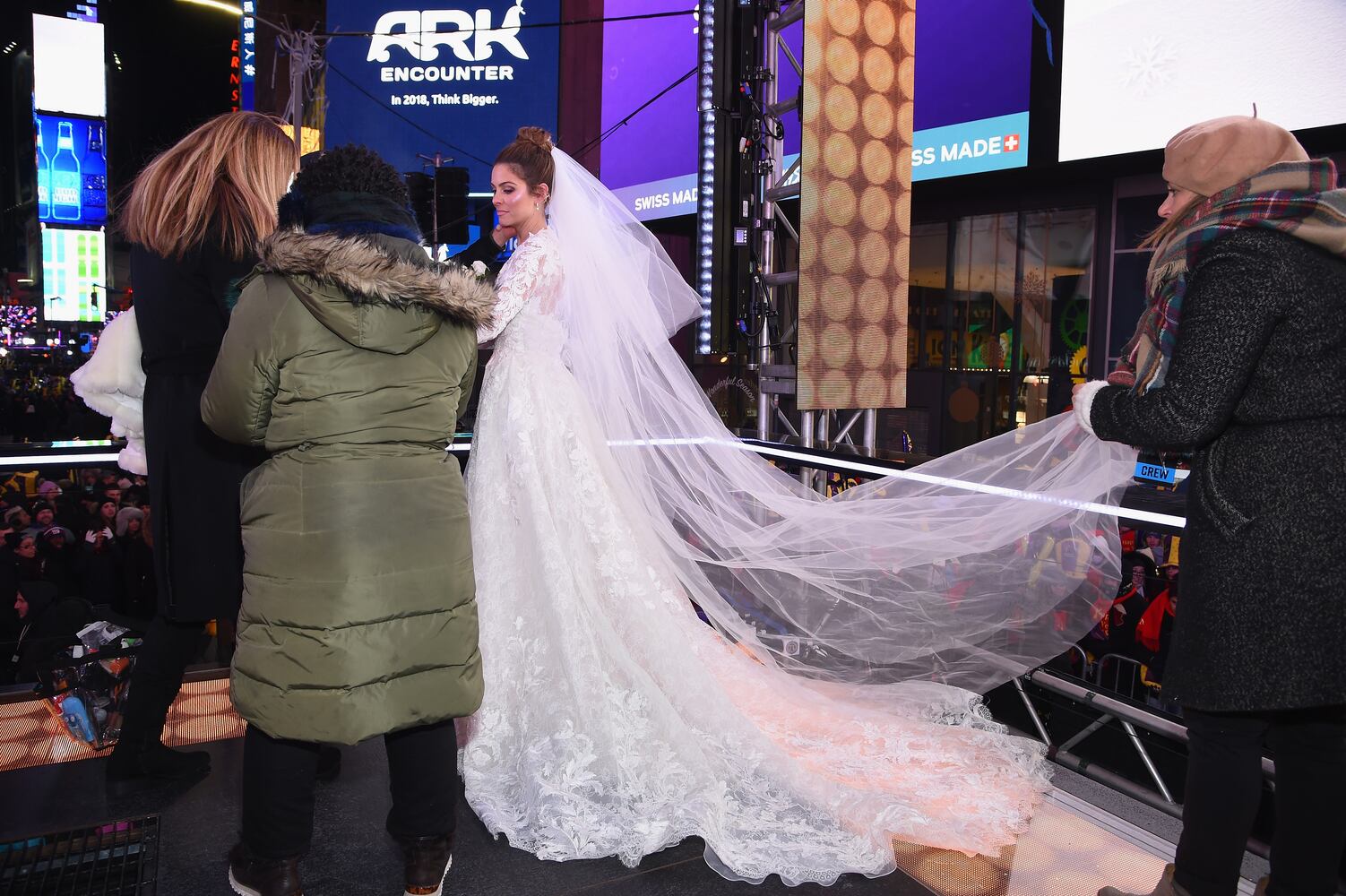 Photos: Maria Menounos gets married in Times Square during live New Year’s show