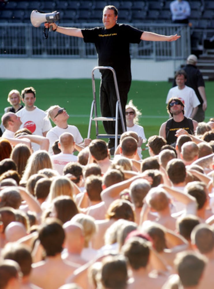 Thousands get naked for photo shoot