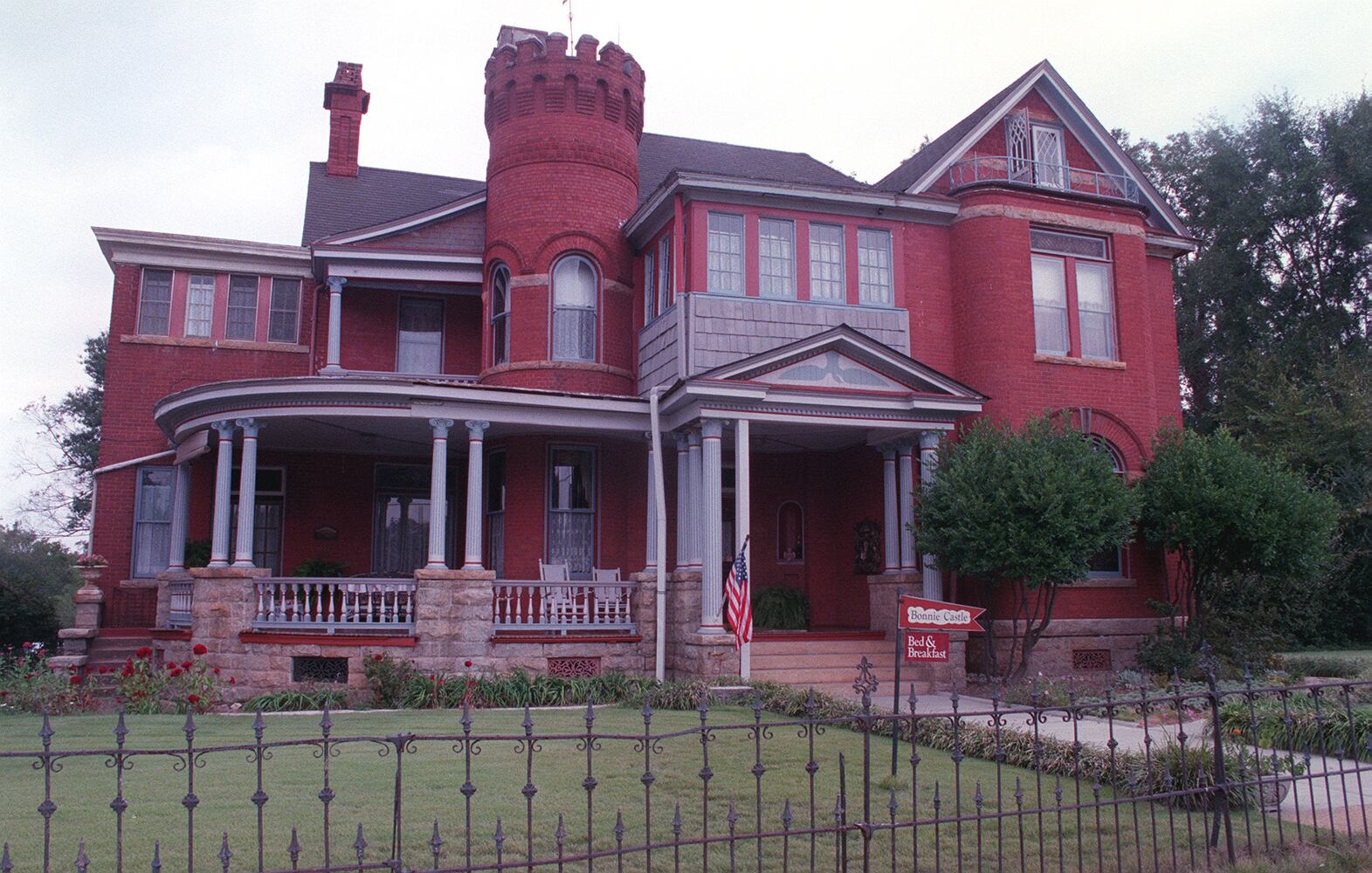 Would you buy one of Georgia’s haunted houses?