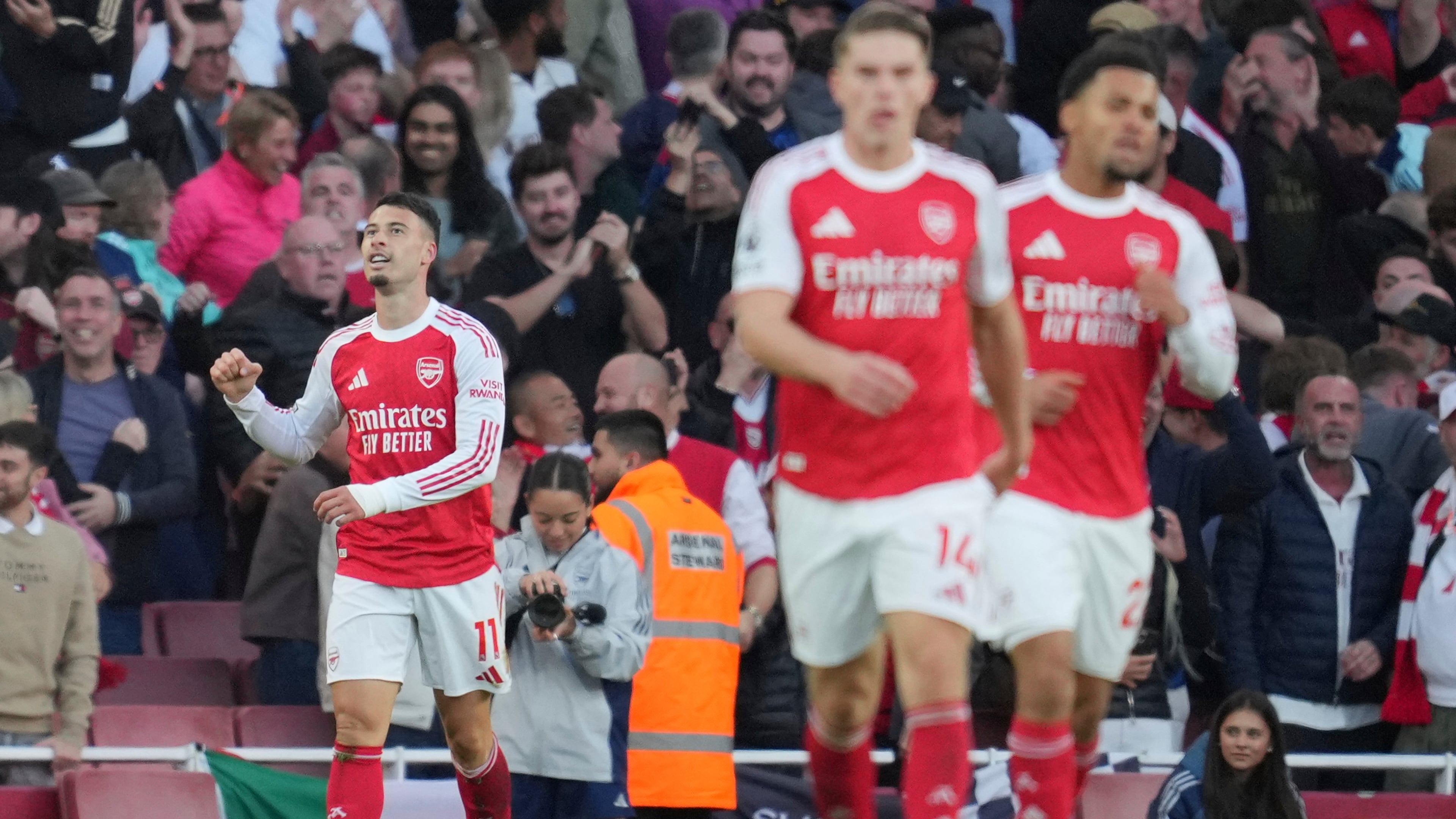 Arsenal's Gabriel Martinelli reacts after scoring during the Premier League soccer match between Arsenal and Manchester City in London, Sunday, Sept. 21, 2025. (AP Photo/Kin Cheung)