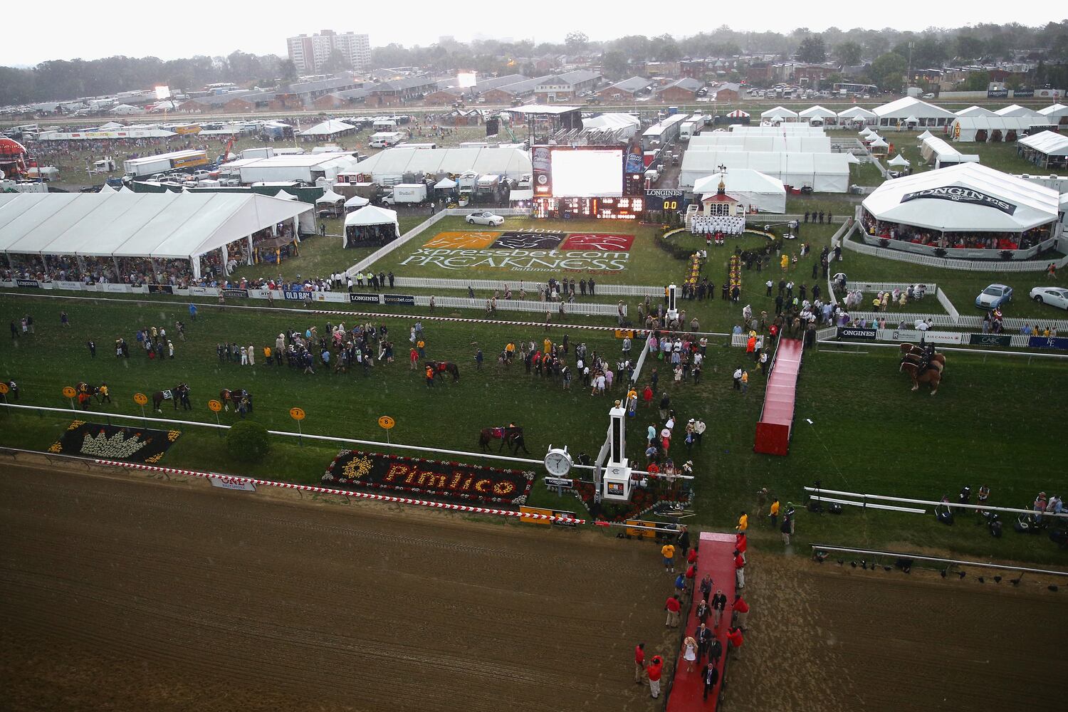 American Pharoah wins 2015 Preakness Stakes