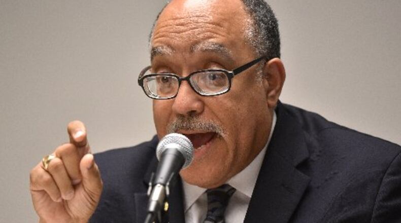 State senator and Atlanta mayoral candidate Vincent Fort on Monday asked the Atlanta City Council to move forward to reform marijuana laws on possession of one ounce or less.