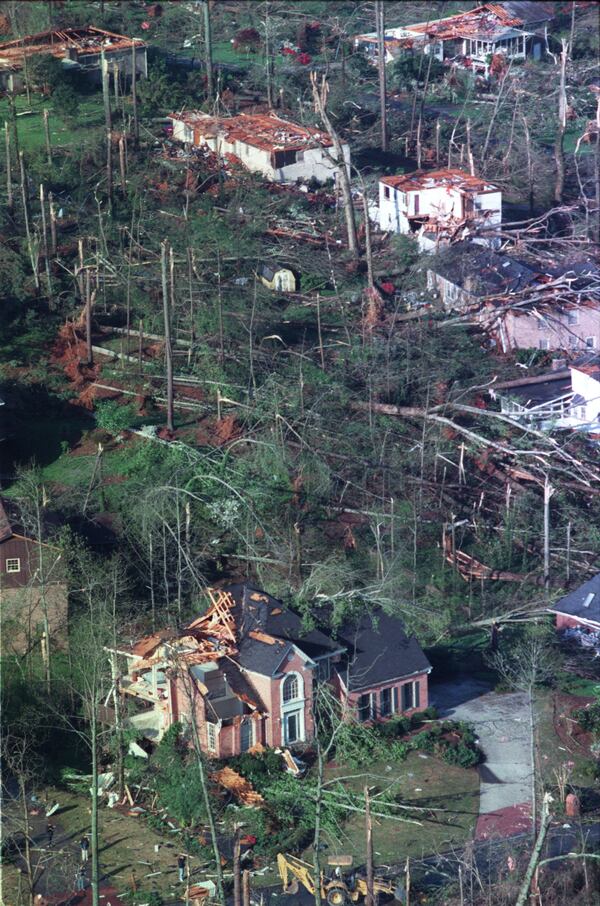 Aerial view of storm damage from the early morning high winds which occurred on Thursday, April 9, 1998. This damage was in the Dunwoody area in north Atlanta. (PHOTO BY PHIL SKINNER/AJC STAFF)