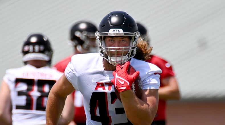 Atlanta Falcons tight end Tucker Fisk (43) runs with a ball during Day 2 of Falcons rookie minicamp at Atlanta Falcons Training Facility, Saturday, May 13, 2023, in Flowery Branch. (Hyosub Shin / Hyosub.Shin@ajc.com)