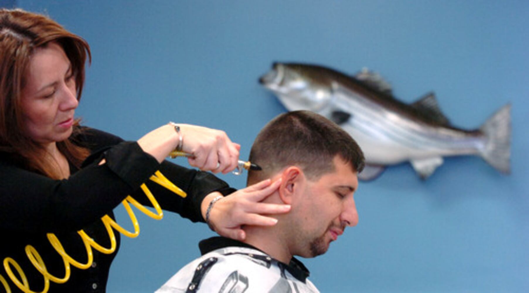 Acworth barber shop 'like a spa for men'