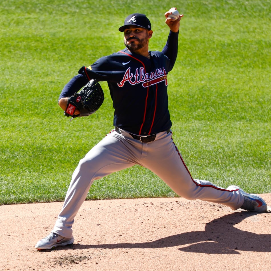 Atlanta Braves pitcher Martín Pérez throws during the first inning of a baseball game against the New York Mets, Saturday, June 13, 2026, in New York. (AP Photo/Noah K. Murray)